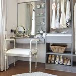Answer DRESSING TABLE